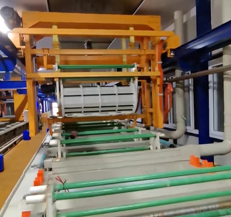Op maat gemaakte automatische galvaniseerlijnoplossingen voor fabrikanten van metaaloppervlaktebehandeling